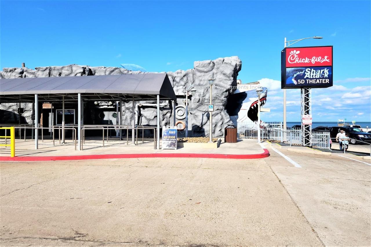 Casaazul-2605A-Couples Retreat By Beach & Pleasure Pier 1 Block Away- 2Bed 2Bath- 7 Minutes To Cruise Terminal Galveston Buitenkant foto