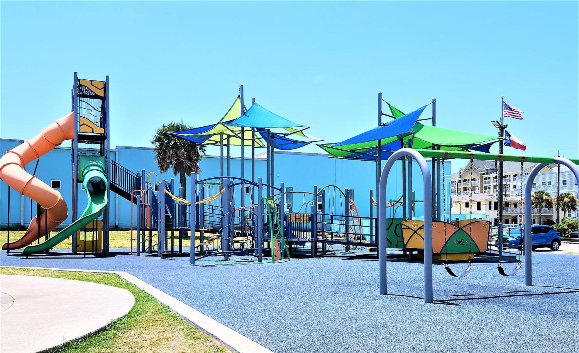 Casaazul-2605A-Couples Retreat By Beach & Pleasure Pier 1 Block Away- 2Bed 2Bath- 7 Minutes To Cruise Terminal Galveston Buitenkant foto
