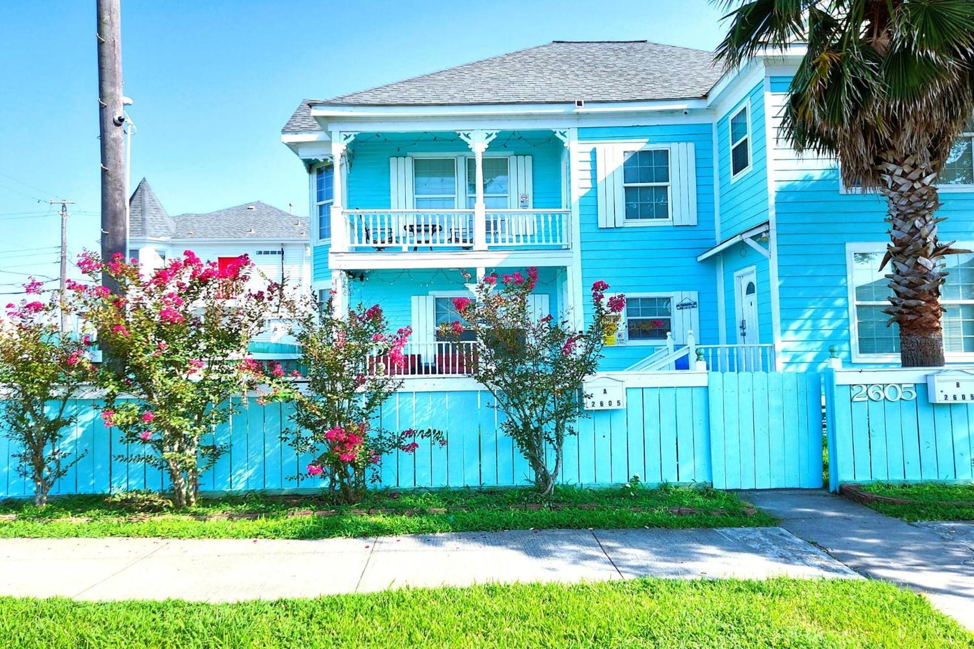 Casaazul-2605A-Couples Retreat By Beach & Pleasure Pier 1 Block Away- 2Bed 2Bath- 7 Minutes To Cruise Terminal Galveston Buitenkant foto